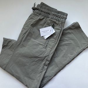 NWT Gap pull-on gray flex boy’s pants, size 8